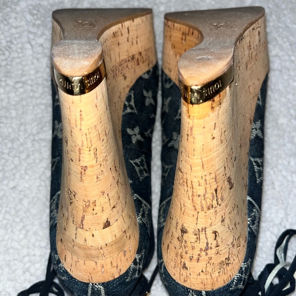Authentic Louis Vuitton Wedge Sandals 9.5 - Picture 6 of 10